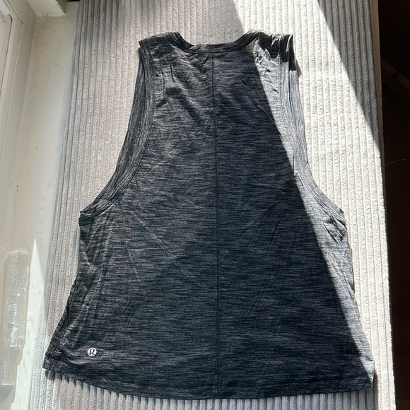 Lululemon Tank - Picture 4 of 5